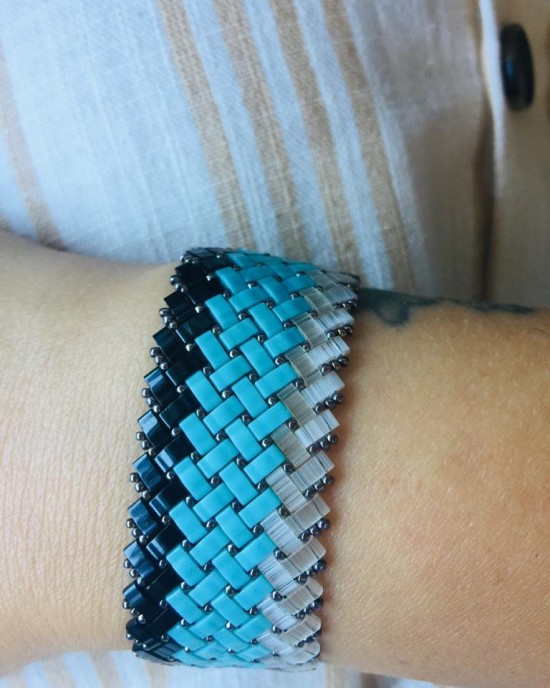 8 Sıra Half Tila Bilezik-Siyah Beyaz Kuğu 